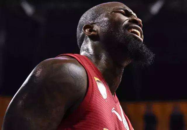 开云体育官方网-Ming意外战胜塞尔维亚队，最后时刻胜出引爆全场！引发球迷热议(塞尔维亚舞曲完整版)